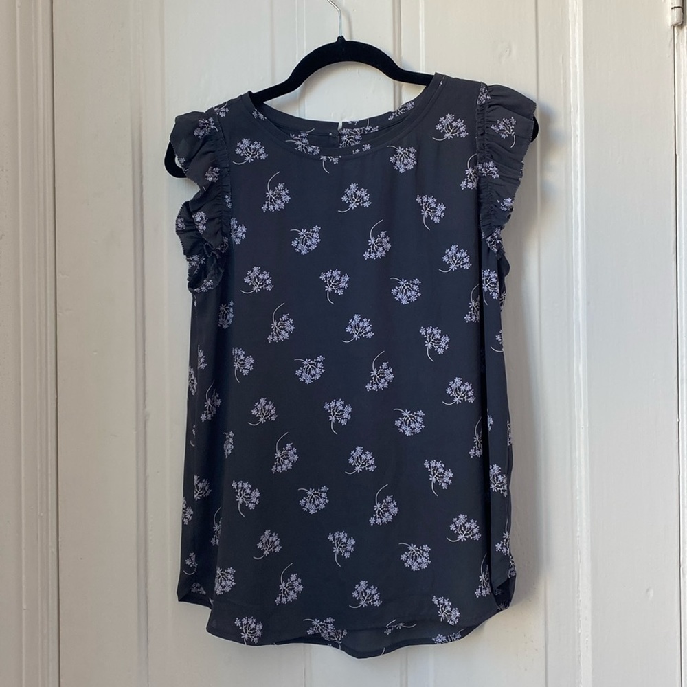 Loft sleeveless blouse S